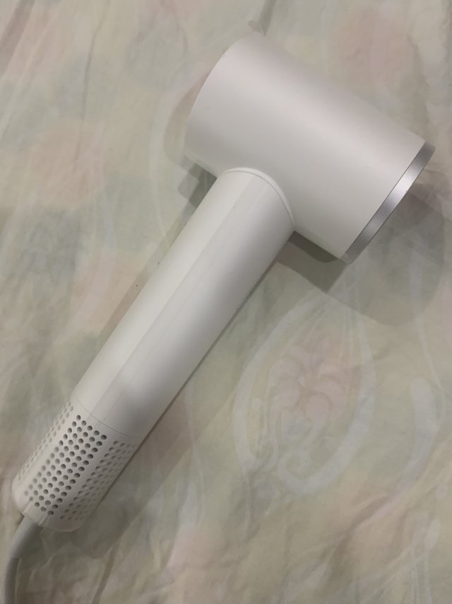 做工各方面都不错,造型很流畅美观!配了一