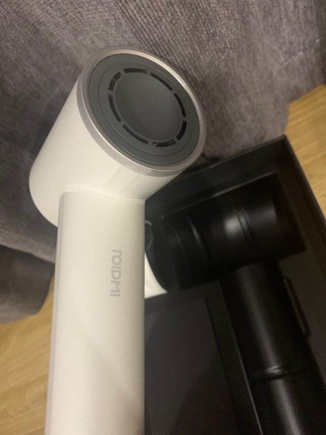 拿到手里质感特别高大上,要说特点我觉得看