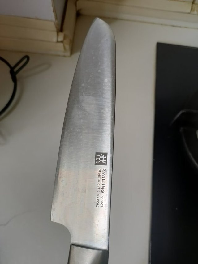 
用来生熟分开使用的，比较锋利


