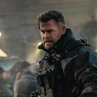 《闪电侠》好评如潮今日上映；锤哥再度上演《惊天营救2》