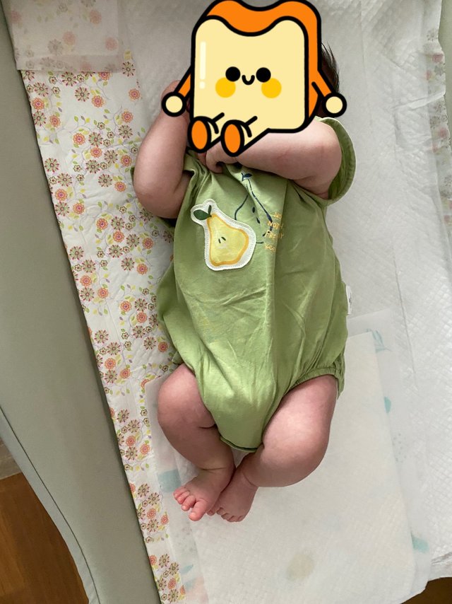 我家12斤的小胖胖穿着刚好，面料也蛮舒服