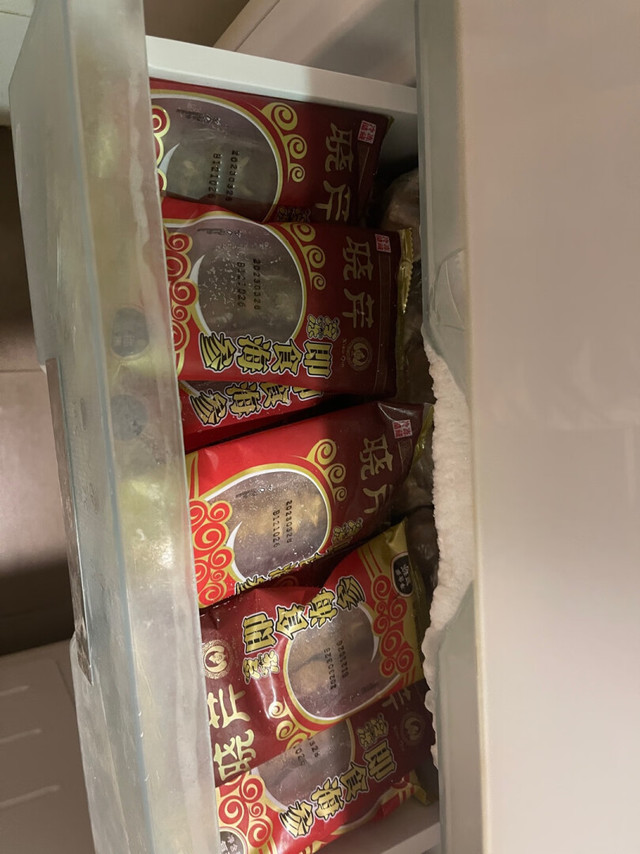 每周三四个，早上用生抽拌上一个，再配上一