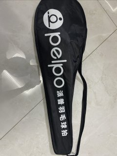 轻盈，无负担的羽毛球拍。