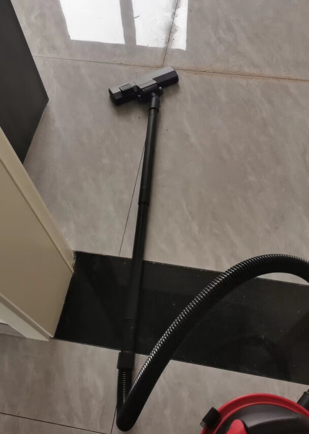还是挺好用的能吸的很干净