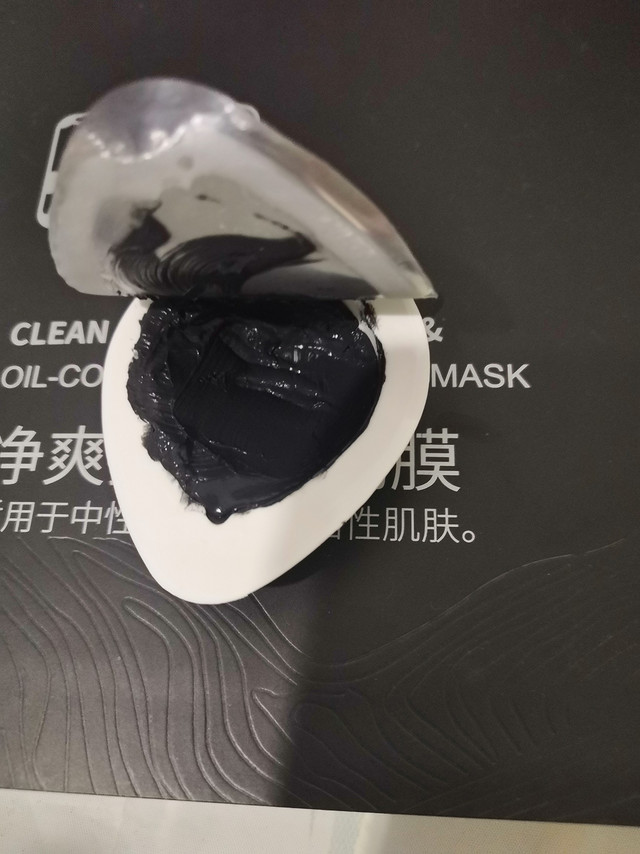 包装品质：很不错，显得很高级商品气味：