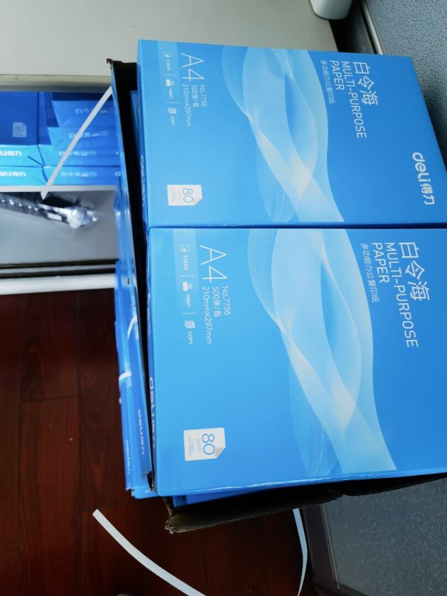 纸张品质:纸张特别白,看着就舒服纸张厚