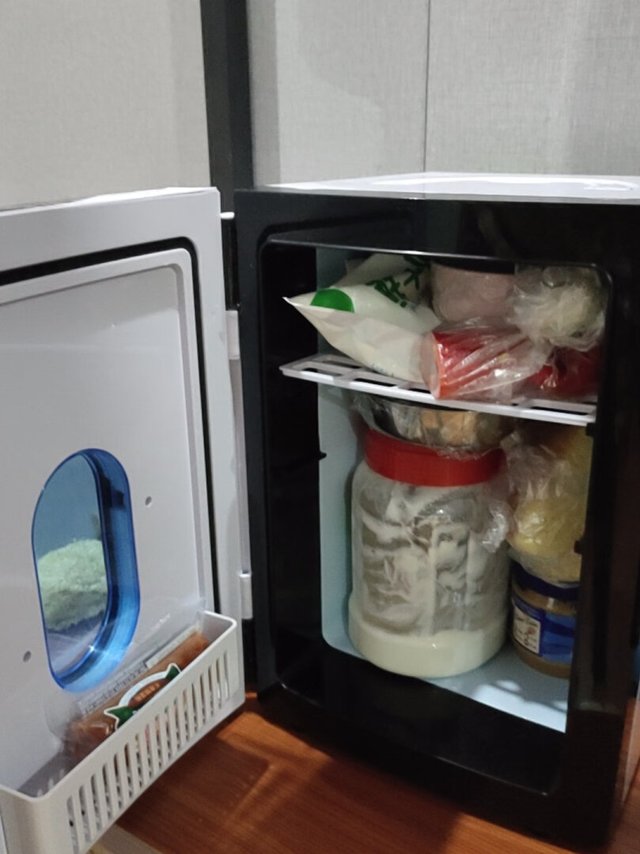 
东西收到了 不错 就是没法结冰，并且室