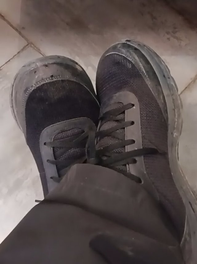 穿着很舒服。外观颜值：好材质手感：好
