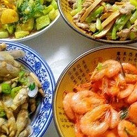 看看杭州家庭一日三餐，以米饭粥为主，蛏子虾是晚餐菜