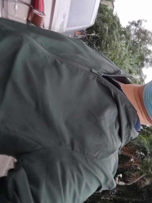 非常舒服，做工精良，价格合理，轻薄透气，