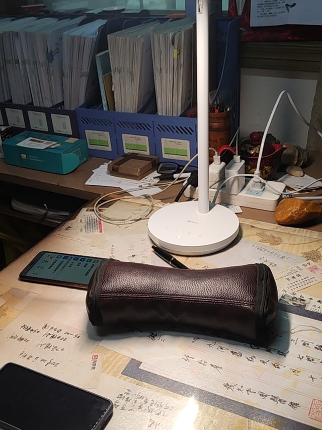 质量很好，就要这种直接插电的台灯，稳定，