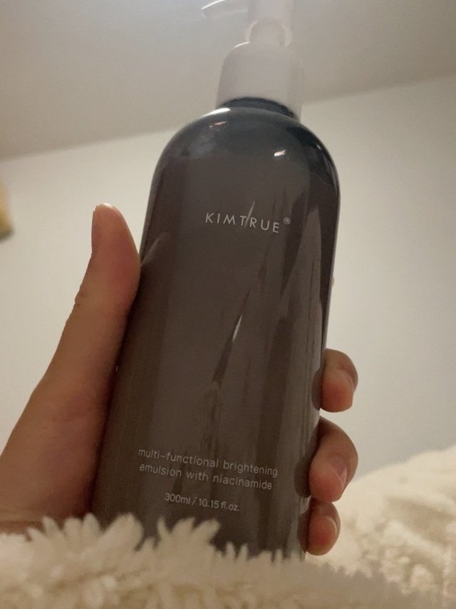 用了一周多，后背痘痘暂时没有改善迹象。身