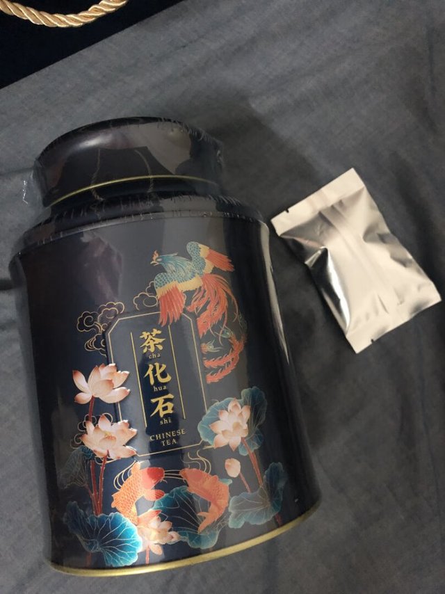 这个茶叶很经泡,打开包装茶味浓香,泡天后