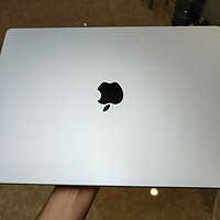 16寸新macbook，还没以前质感好