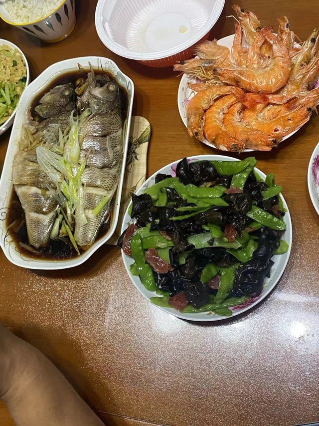 拾小鹿新鲜海捕大虾盐冻虾白虾青虾鲜活冷冻