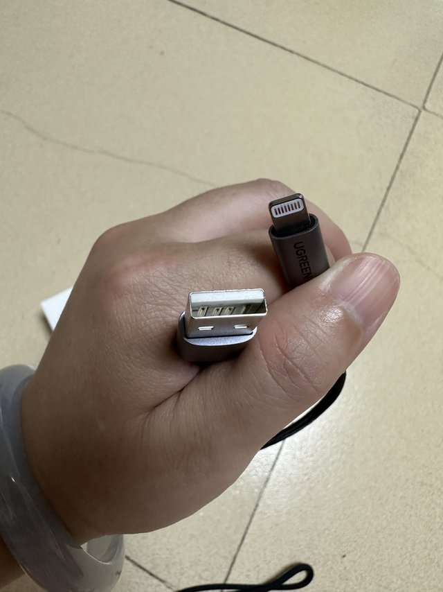 外观材质：高大上充电速度：配合小米快充