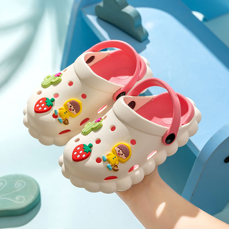 闷热的夏天，给孩子来一双可可爱爱的洞洞鞋吧！
