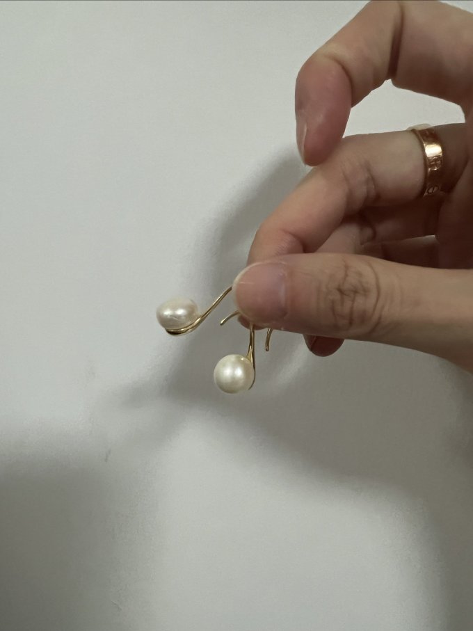 珍珠耳饰