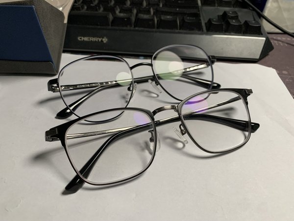618千人冲值的镜宴依视路升级膜御开箱评测