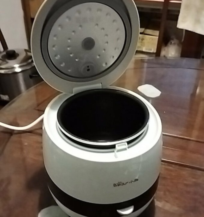 小熊电饭煲