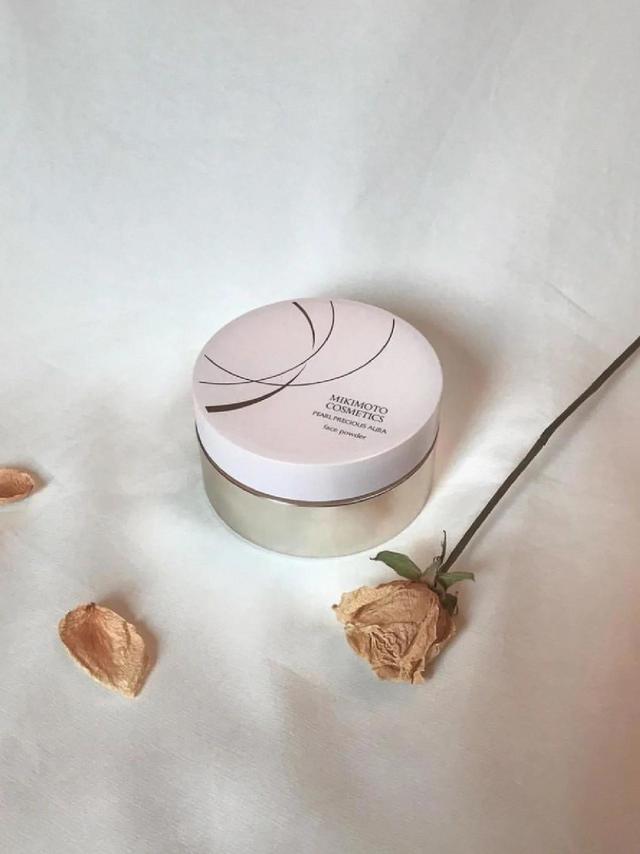 Mikimoto珍珠光蜜粉