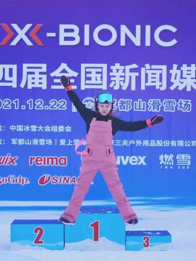伯顿滑雪服