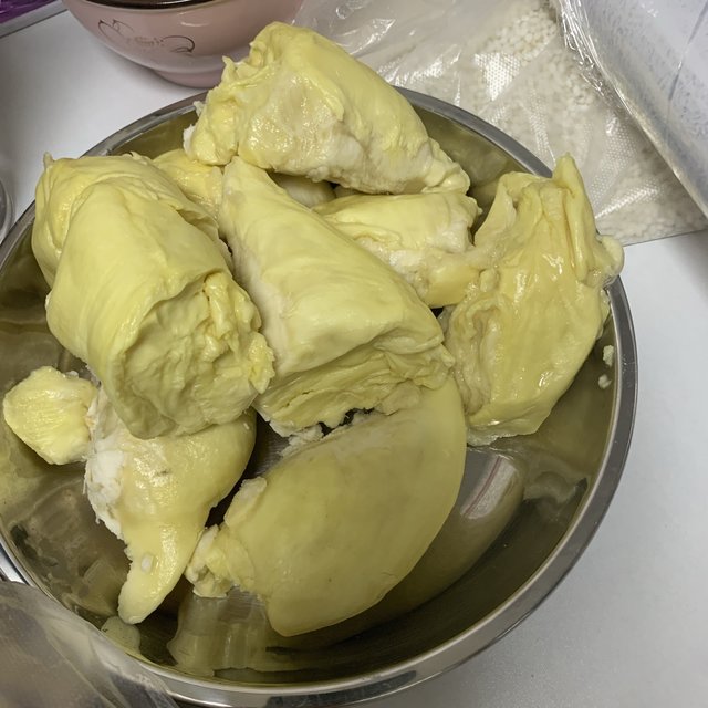 618活动期间，249元买的18斤京鲜生金枕榴莲和67元买的4.5斤京鲜生J级国产车厘子