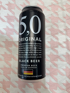 5，0的啤酒又来了，这次是黑啤，你能喝几罐