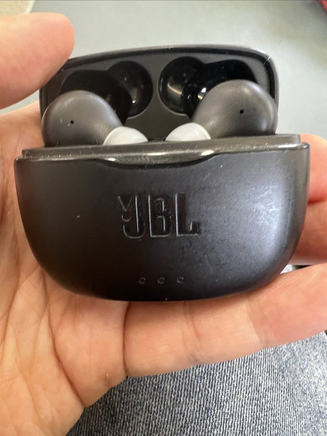 JBL除了音响，耳机也不错