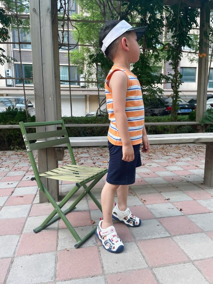 儿童凉鞋