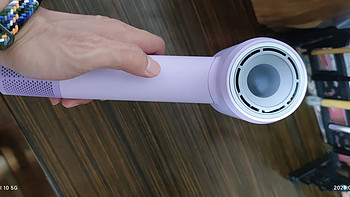 徕芬SE吹风机：低噪音莱芬便携无叶设计，浅紫色外观更时尚