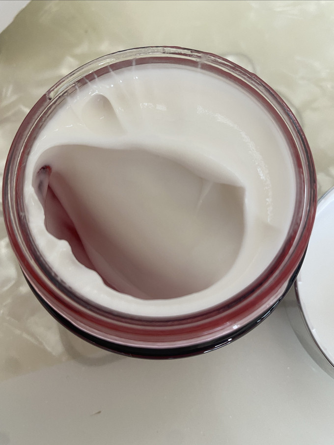 玉兰油乳液面霜