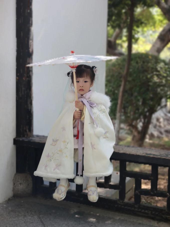 舒栗女童裙装