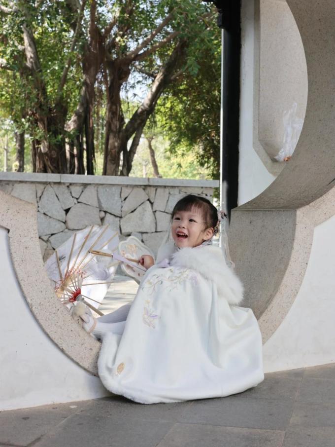 舒栗女童裙装
