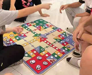 放假一起玩飞行棋