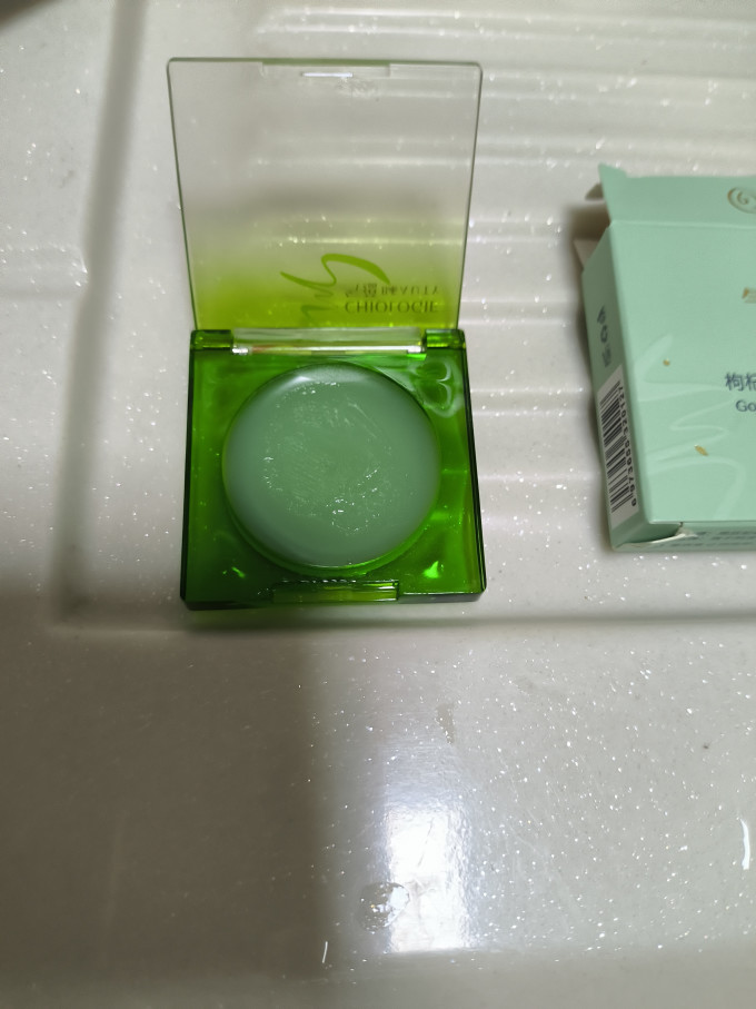 气蕴润唇膏