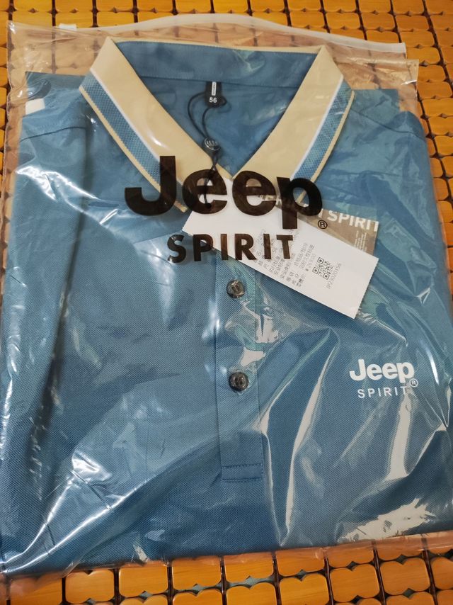 JEEP的短袖polo衫，挺好看的