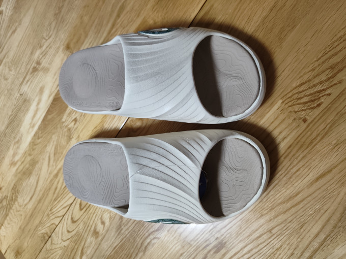 男式拖鞋