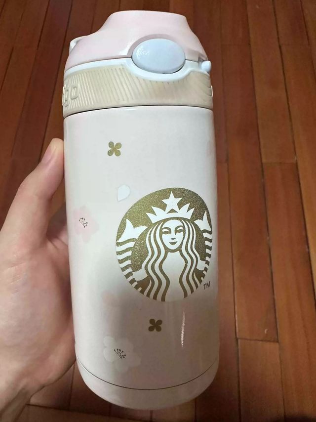 上班喝水用Contigo的星巴克水杯