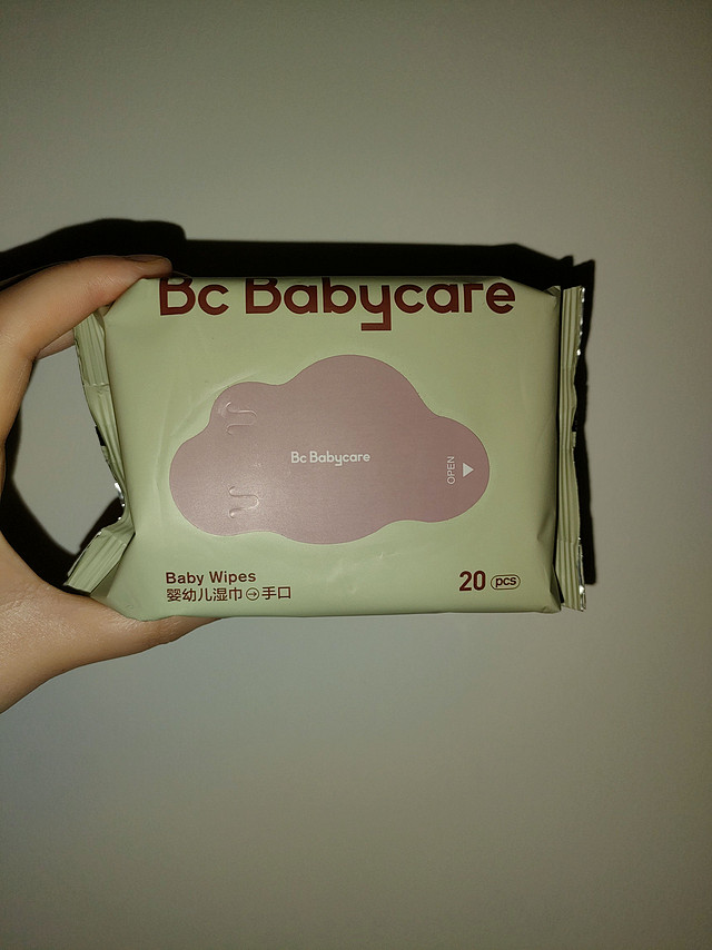 babycare的紫盖湿巾，不愧是天花板