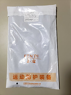 Fendi护膝，性价比不错的