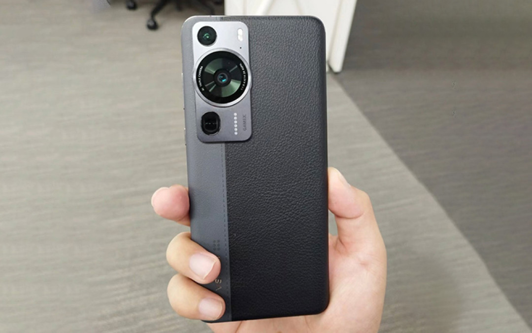 网传｜华为 P60 Pro 素皮工程机流出，双色给到Mate 60？