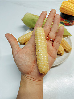 小小的拇指玉米，长的可爱肯定好吃啊