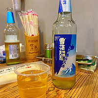 和朋友一起雪花啤酒喝起来