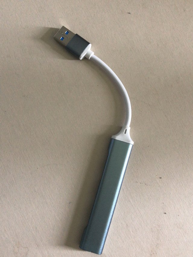 便宜好用，接口丰富。购买的 USB3.0 版本。