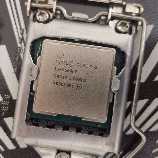 intel 英特尔酷睿i5-9600KF CPU 3.7GHz 6核6线程【报价价格评测怎么样