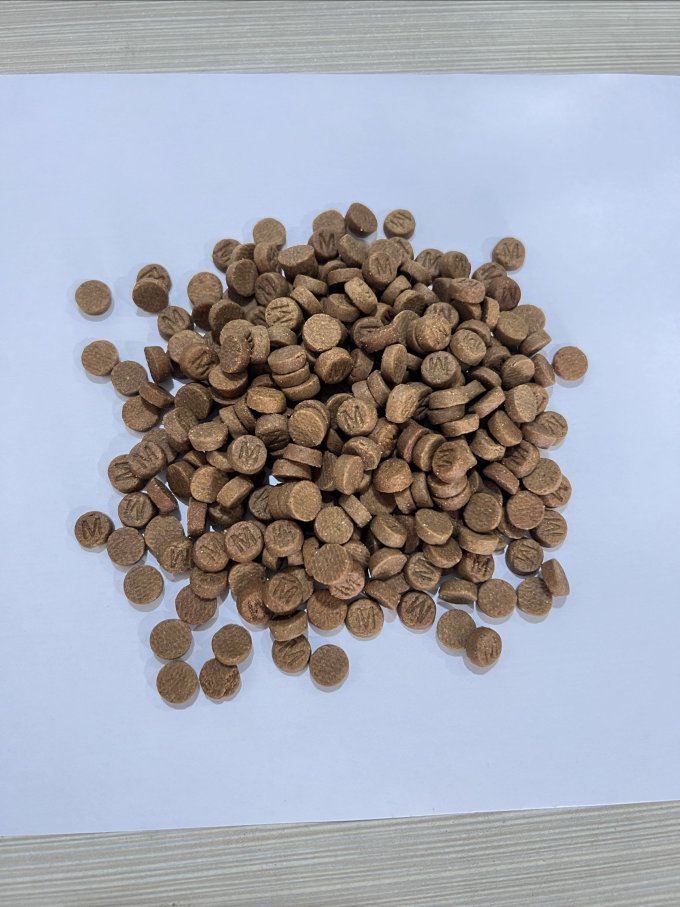 盒边猫咪干粮