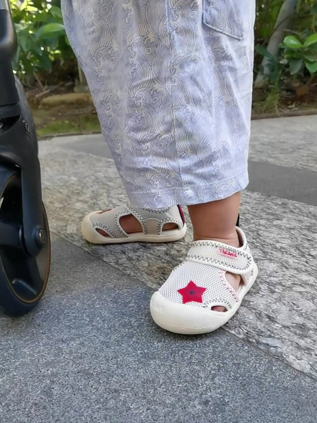 宝宝学步，我选泰兰尼斯学步鞋
