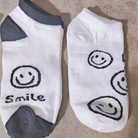 《童趣短袜：舒适与可爱的完美结合》
