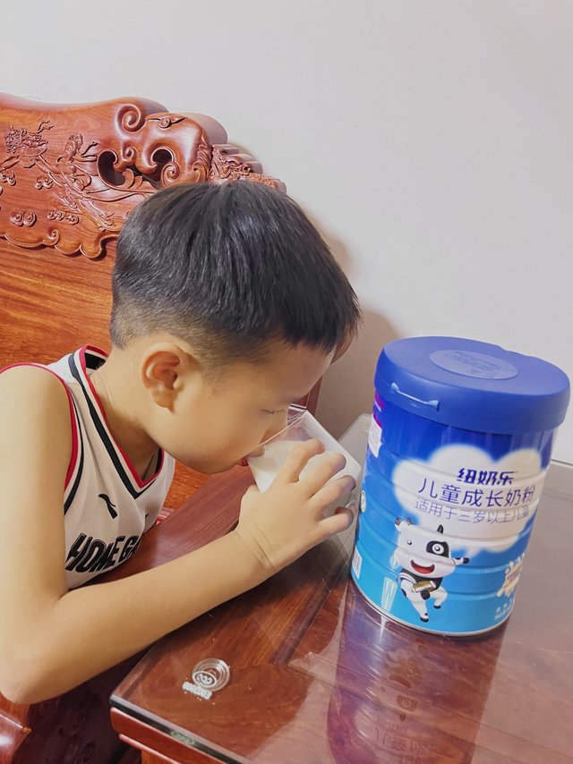三段奶粉有必要喝吗？爱喝泡泡的小朋友
